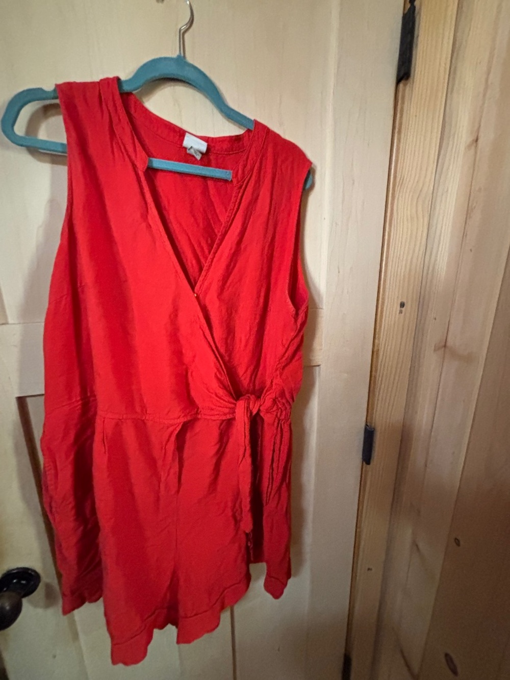 Red/orange jumper